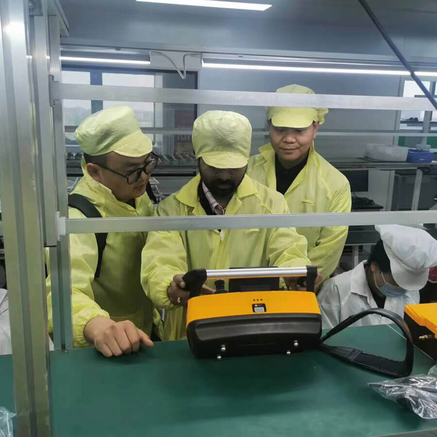 Industrial radio remote control customers come to our factory for inspection-Henan Nomi